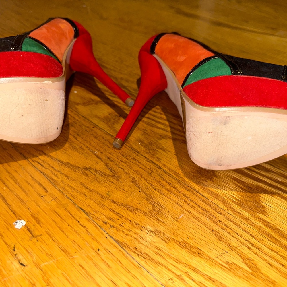 Statement Heels - Picture 5 of 7